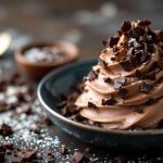 Mousse au chocolat façon Cyril Lignac : la recette culte revisitée… qui risque de faire débat à table