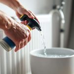 Fini les éclaboussures sur le sol : la méthode inratable des bricoleurs pour purger un radiateur sans galère