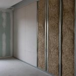 Isoler un mur intérieur sans perdre de place : solutions et épaisseurs